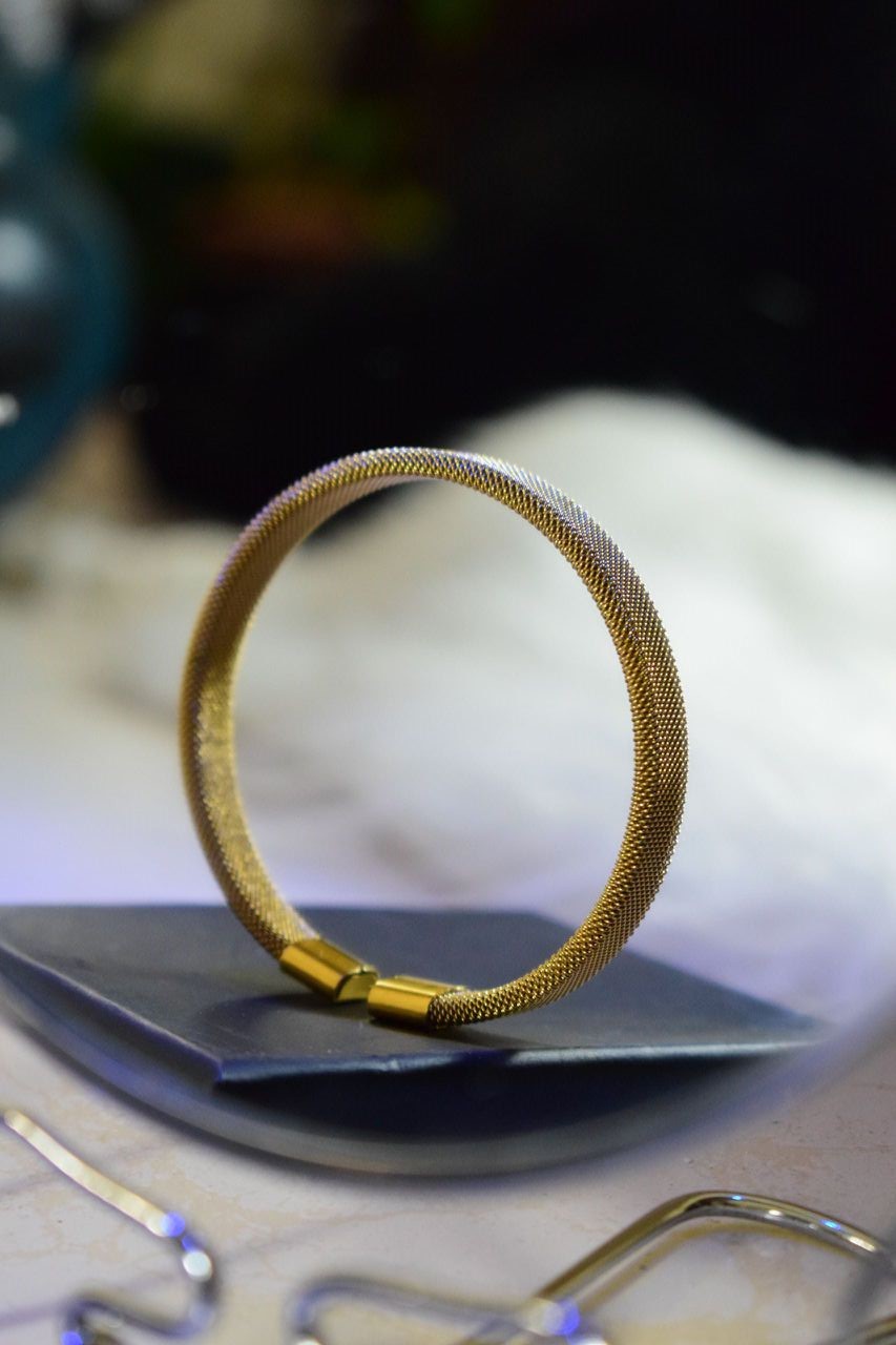 دستبند حصیری استیل طلایی